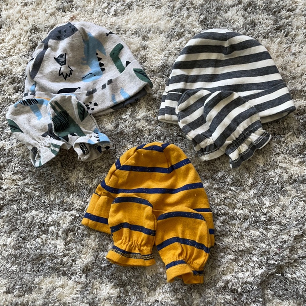 Baby boy hat and mittens